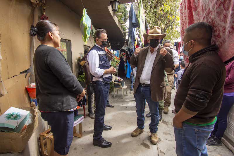 Mauricio Kuri y Enrique Vega recorre comunidades de El Marqués dañadas por las lluvias