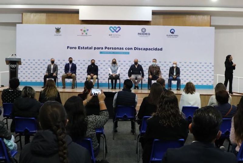 Car Herrera de Kuri inaugura el Foro Estatal para Personas con Discapacidad.