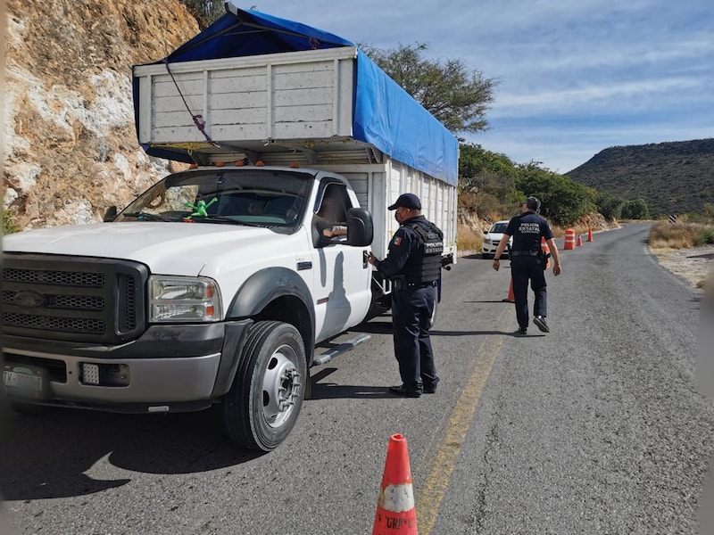 Rescatan a 50 migrantes centroamericanos en Tequisquiapan