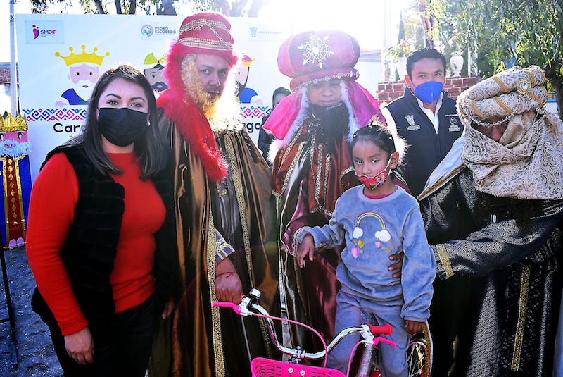 Concluye en Pedro Escobedo la caravana de Reyes Magos organizada por el DIF Municipal.