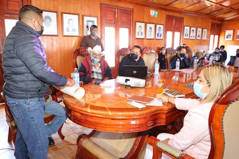 Lupita Ramírez encabeza reunión con la Comisión del Sistema de Agua Potable La Barranca