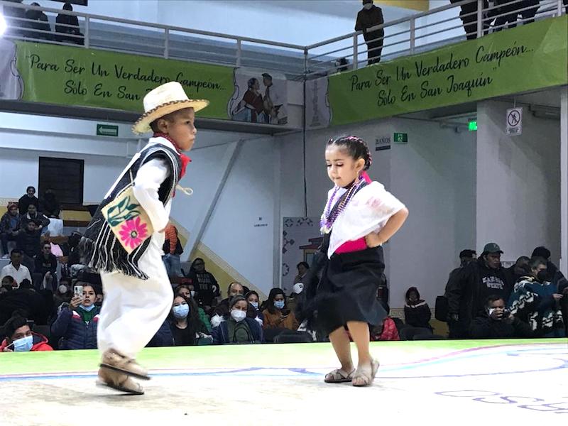 Dio inicio el concurso Nacional de Baile de Huapango Huasteco, en el Pueblo Mágico de San Joaquín.