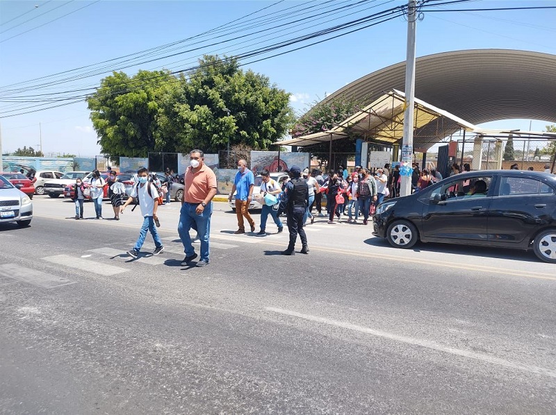 En San Juan del Río implementan operativo de seguridad por regreso a clases.