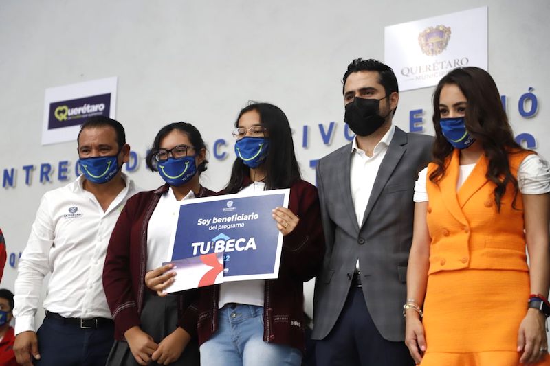 Entregan en Querétaro 600 estímulos económicos del programa Tu Beca a estudiantes