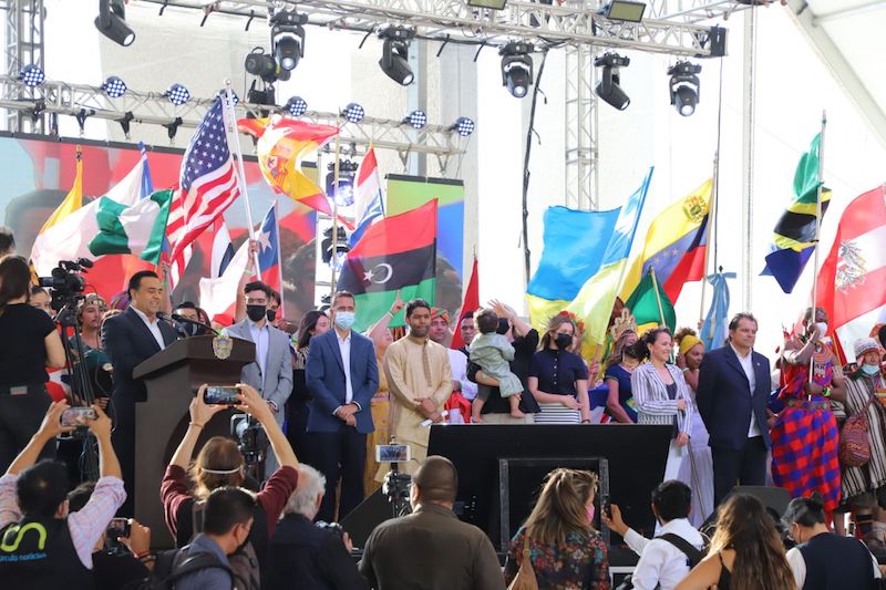 Inaugura Luis Nava el Festival de Comunidades Extranjeras 2022; participan representantes de 49 países.