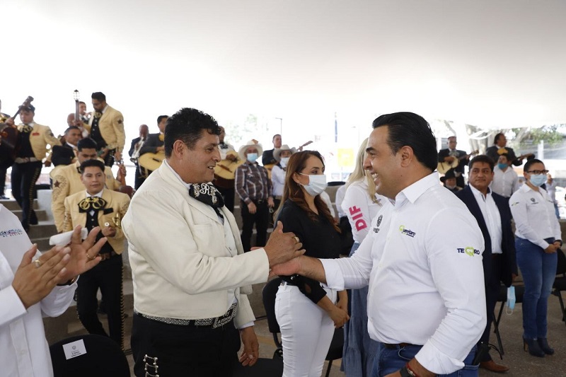 Inaugura Luis Nava la Plaza del Mariachi en Querétaro Capital.