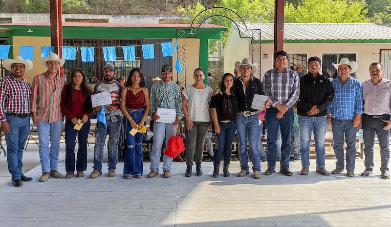 Se lleva a cabo el 2do Concursos Regional de Huapango en La Zarza, San Joaquín.