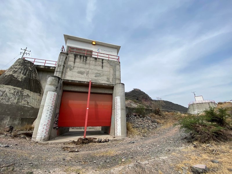 Supervisan compuertas de desfogue en la presa El Batán por inicio de temporada de lluvias.