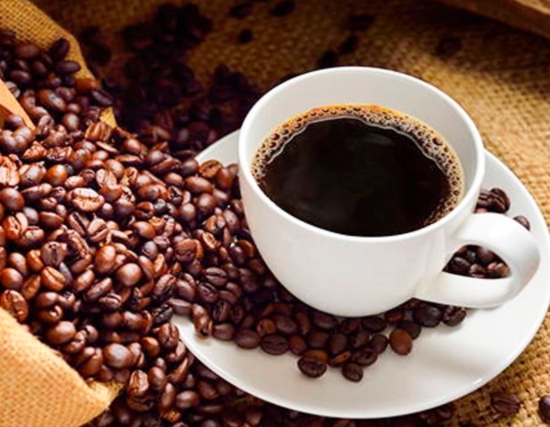 Tomar tres tazas de café al día, ayuda al corazón y alarga la vida.