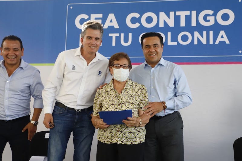 Luis Nava participa en la entrega de 118 contratos de agua en Condominio Aragón y Fraccionamiento Viñedos.