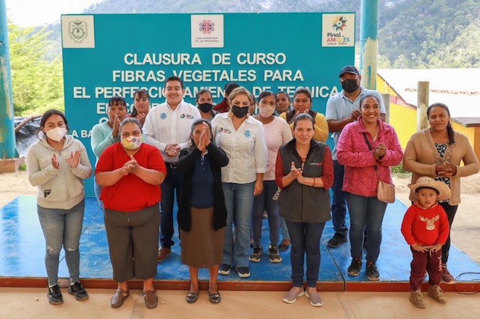 Clausura Lupita Ramírez Plaza curso de capacitación para elaborar artesanías de fibras vegetales