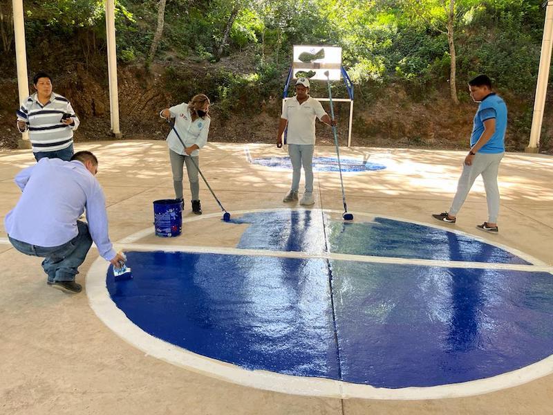 Con la jornada CONTIGO en Pinal de Amoles, se rehabilita espacio deportivo en Llano de Huaxquilico.