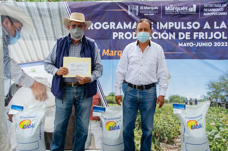 Realizan tercera entrega de semilla de frijol a productores de El Marqués