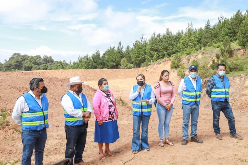 Supervisa Lupita Ramírez Plaza rehabilitación de cuerpos de agua en el Ejido Madroño