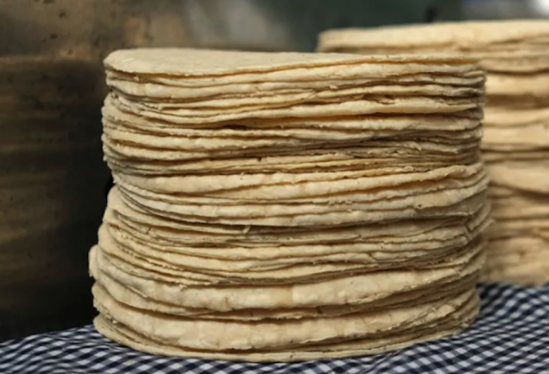Kilo de Tortilla se vende hasta en 30 pesos