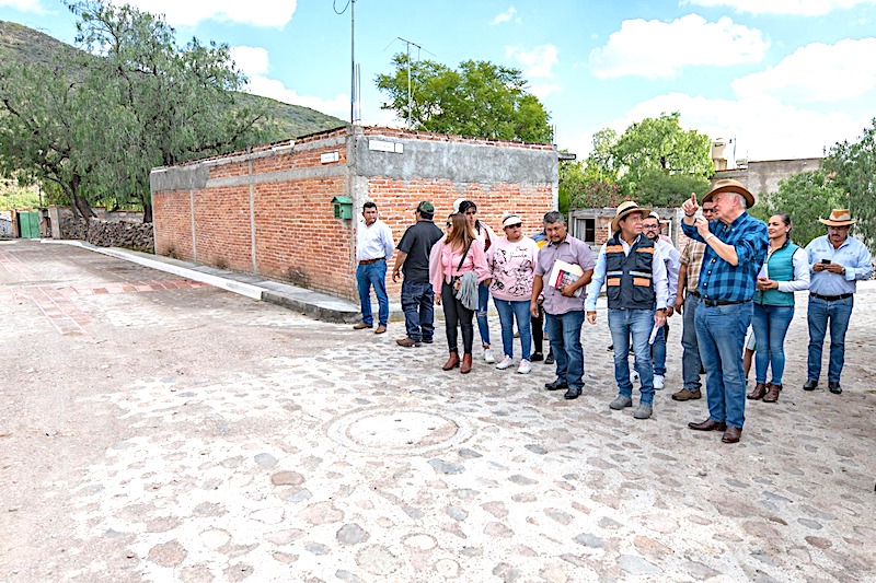 Con inversión de 14 mdp, Enrique Vega Carriles entrega infraestructura educativa y urbana en 3 comunidades