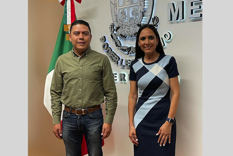 Juan Carlos Linares aborda temas de gestión en reunión con la Diputada Selene Salazar.