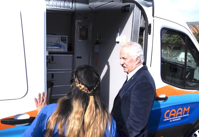 Entrega Enrique Vega Carriles 4 unidades móviles para rescate de fauna silvestre y mascotas.