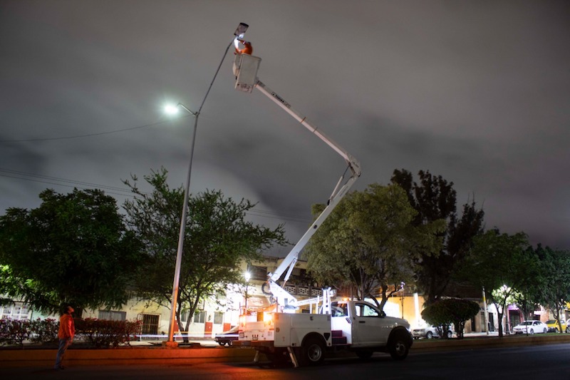 Tiene Querétaro red de 84 mil luminarias para que familias transiten con seguridad