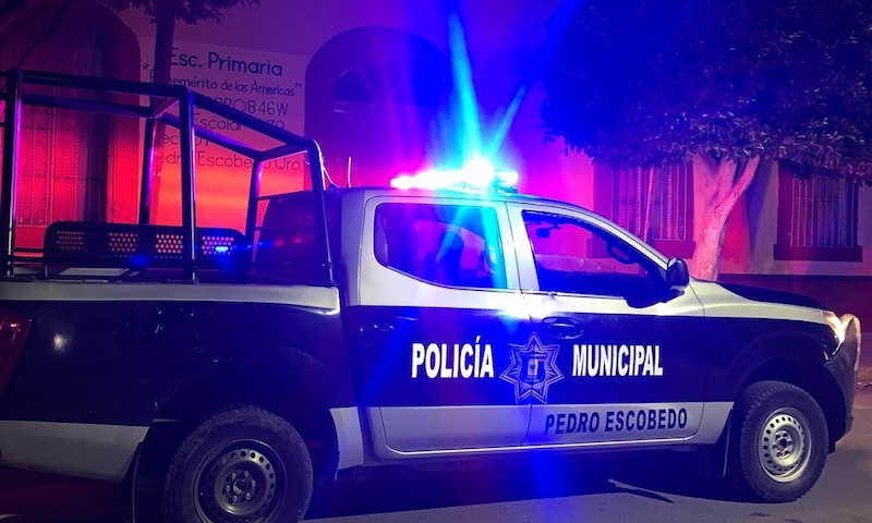 Dos hombres muertos y una mujer herida en San Clemente por disparos de arma de fuego.