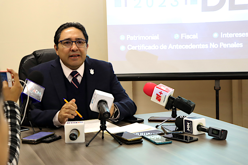 Funcionarios Estatales en Querétaro preparan su declaración 5 de 5.