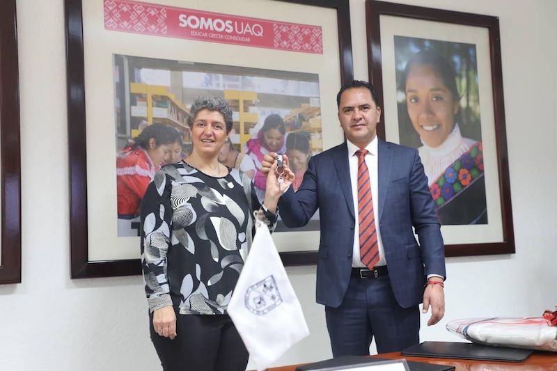 Colón y la UAQ firman convenio marco para reactivar unidad médica Clínica Soriano,