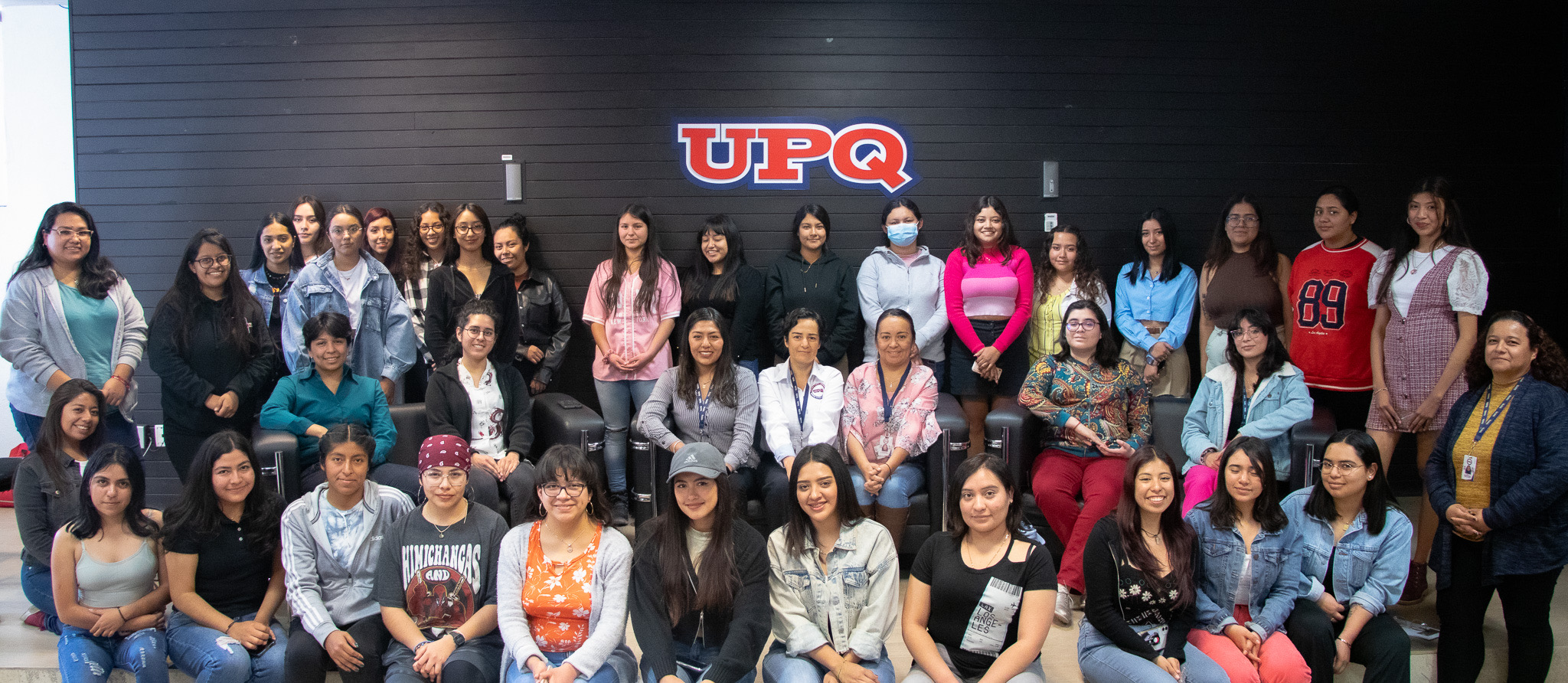 En la UPQ docentes y alumnas comparten los retos del primer empleo.