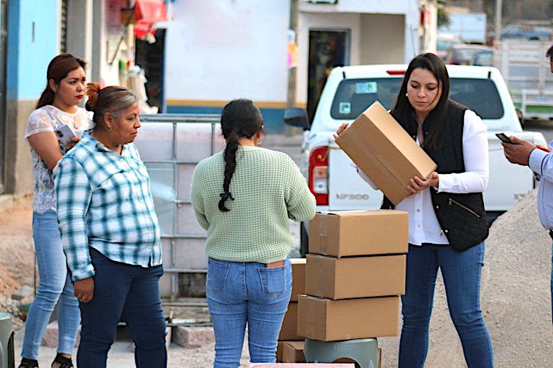 Gobierno Municipal de Colón entrega apoyos a comerciantes afectados por obra pública