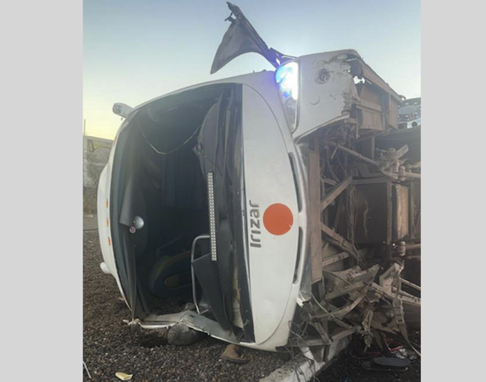 Vuelca autobús con peregrinos en Autopista México-Puebla; 3 muertos y 30 heridos.
