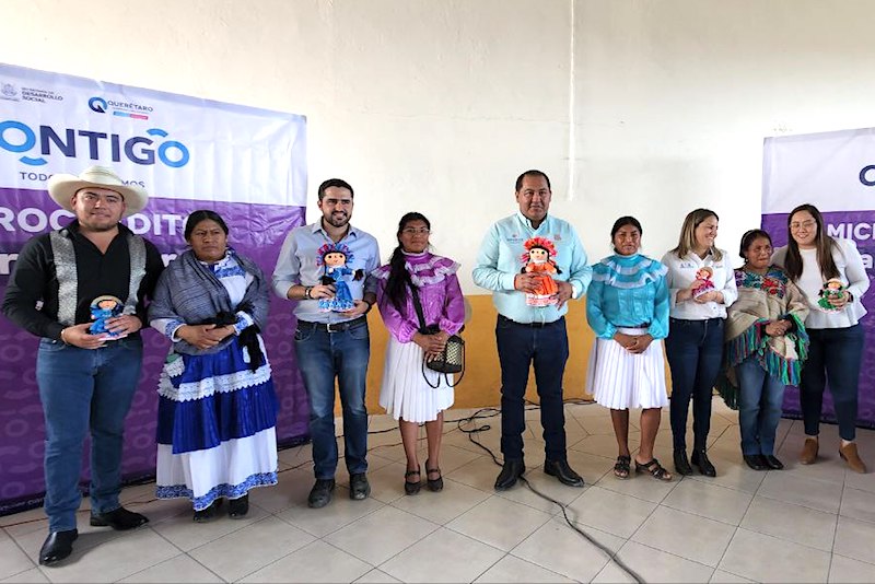 La SEDESOQ presenta programa de créditos para mujeres en Amealco y San Juan del Río.