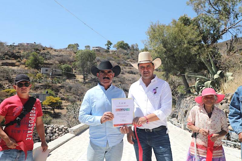 Manuel Montes entrega obra de urbanización en El Fuenteño