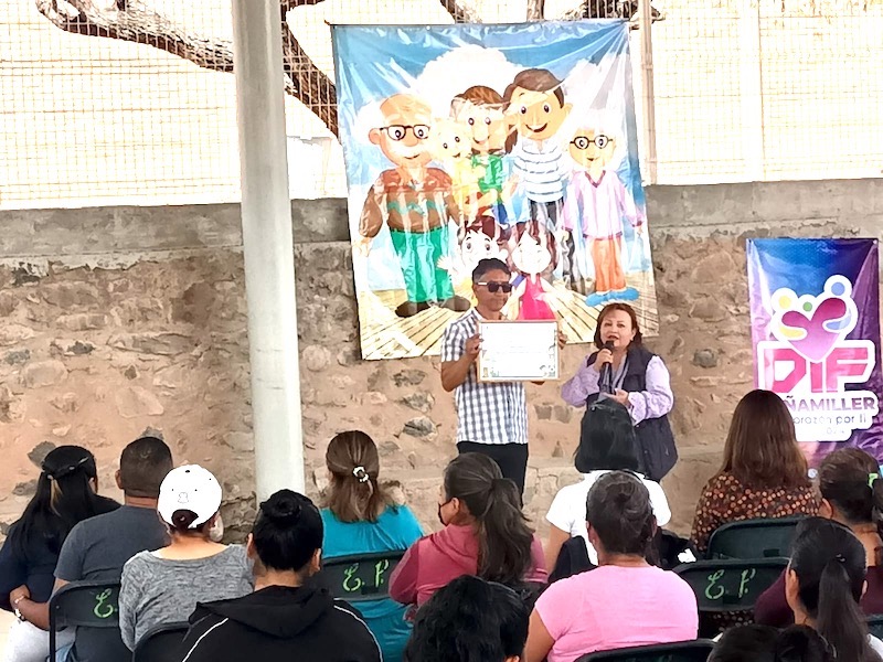 Preescolar de El Portugués en Peñamiller recibe certificación como Escuela promotora de la salud.