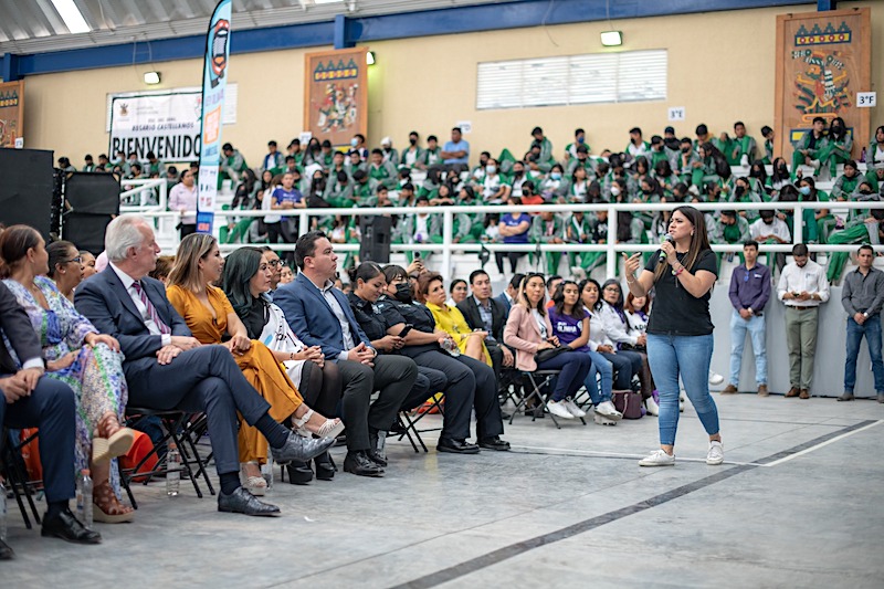 Realizan en El Marqués la conferencia Ley Olimpia, basta de violencia digital, el daño es real