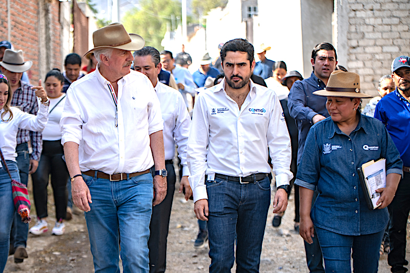 Supervisa Enrique Vega Carriles acciones del programa Para una vivienda digna en La Laborcilla.