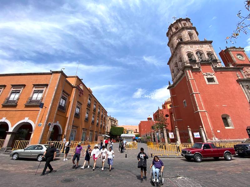 Ordenan comercio ambulante en Centro Histórico de Querétaro.