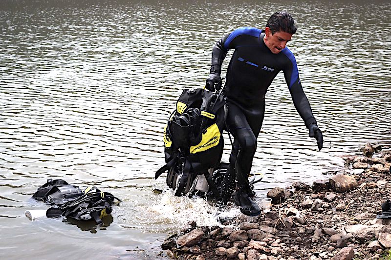 Recuperan cuerpo de menor ahogada en la Presa del Carmen en El Marqués.