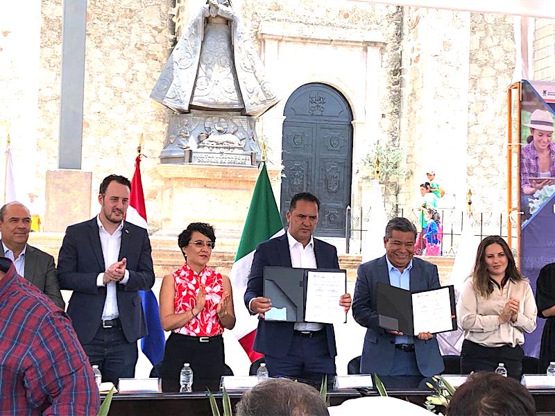 Colón y la UTEQ firman convenio para ampliar oferta académica a los jóvenes.