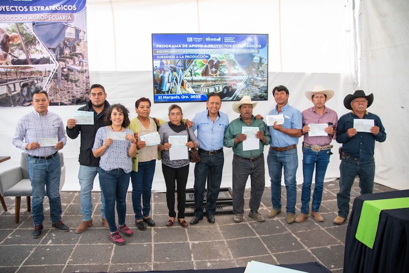 Entrega El Marqués subsidios a productores del campo por 2.3 mdp.