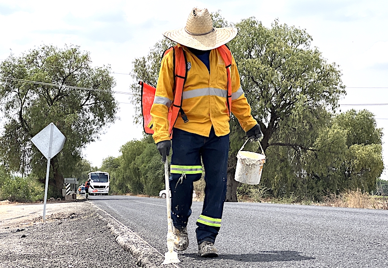 Realizan trabajos de conservación en 392 kilómetros de vialidades en Querétaro.