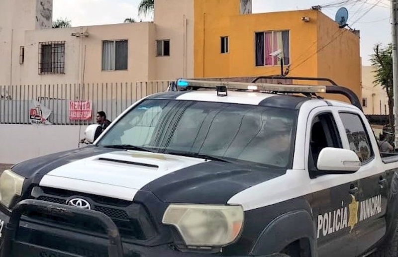 Tres policías involucrados en incidente vial en Bernardo Quintana son separados del cargo