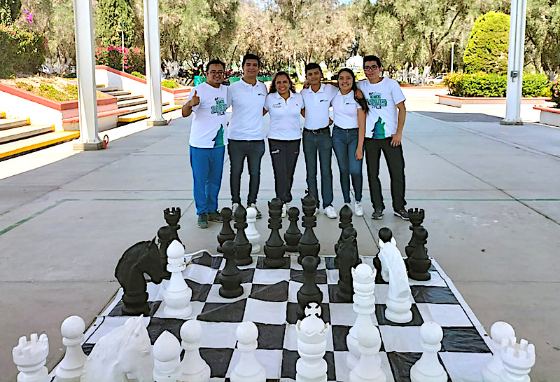 Destacan estudiantes de la Universidad Tecnológica de San Juan del Río (UTSJR), en concurso de Ajedrez.