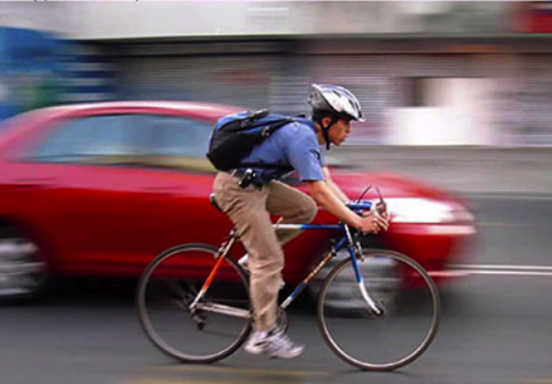 Los ciclistas están expuestos a fuentes contaminantes; aseguran Expertos.