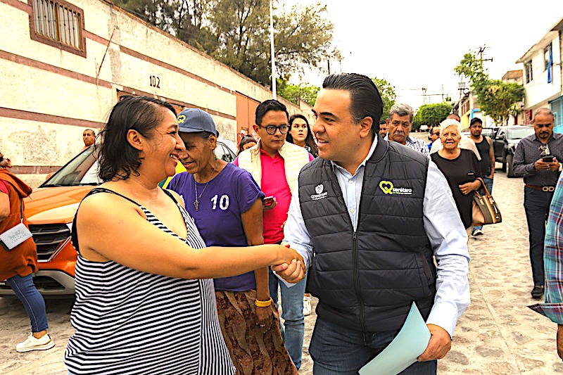 Luis Nava acude a Loma bonita para entregar obras de urbanización e infraestructura.