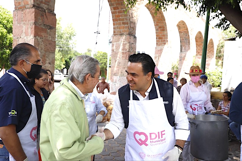 Luis Nava supervisa y apoya comedores contigo en Arquitos y Quintas de El Marqués.