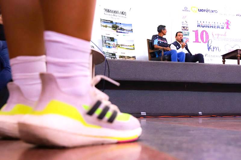 Municipio de Querétaro se suma a la celebración de la Carrera 10 km por 2do aniversario de Santa Rosa Runners.