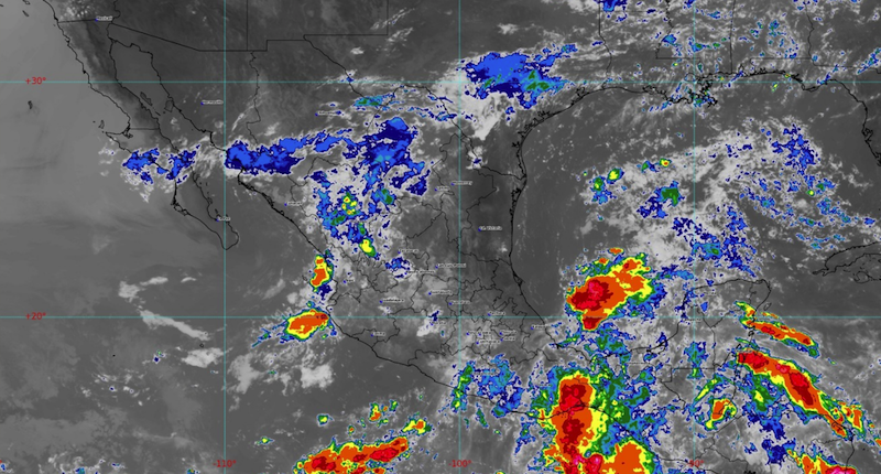 ¡Toma precauciones ! Continuarán las lluvias en el Centro de México.