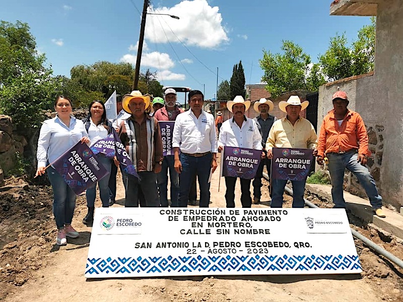 Inicia urbanización de calle Juan Escutia en San San Antonio La "D" en Pedro Escobedo.