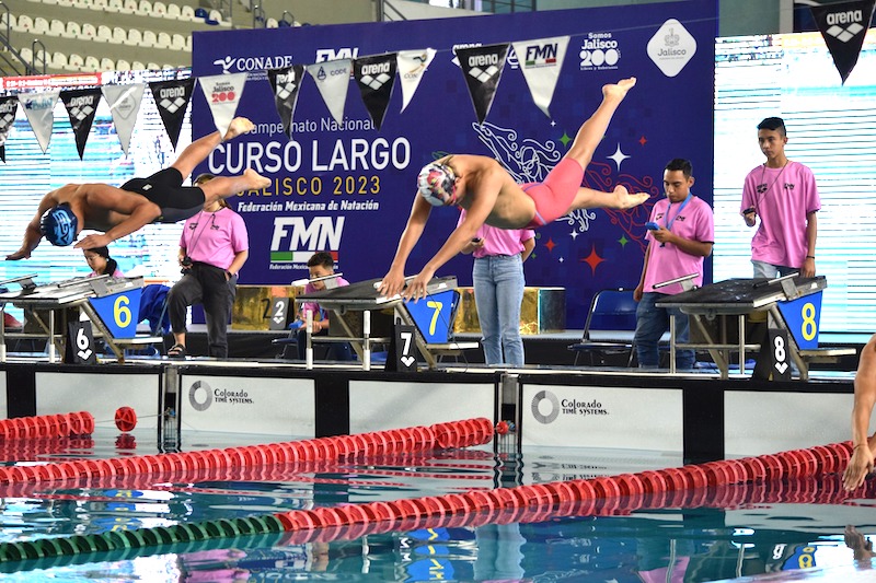 La CONADE desaparece la Federación Mexicana de Natación.