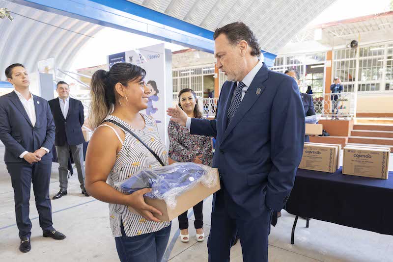 Encabeza el Gobernador Mauricio Kuri, el inicio de la entrega de útiles escolares gratuitos a 378 mil estudiantes de Querétaro.