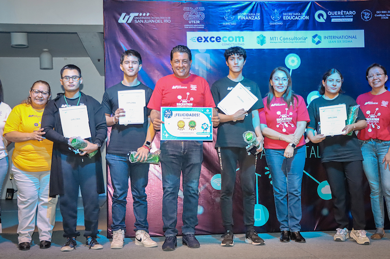 Premia UTSJR a los ganadores del Hackaton 2023